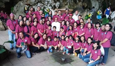 Lingk. Brayat Minulyo 1 dan 2, wil. St. Maria Kalbar Sukses Bertugas Kor di Gua Maria Tritis