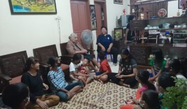 315-St. Yohanes Don Bosco Teguhan : Kunjungan PIA & PIR ke umat lansia,Doa app, dan pengambilan sampah oleh PIA & PIR didampingi team Lingkungan