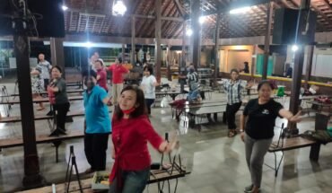Dewan Paroki Maria Marganingsih Kalasan Berlatih Berjoget untuk Persiapan Flashmob Menyambut HUT Paroki ke-66