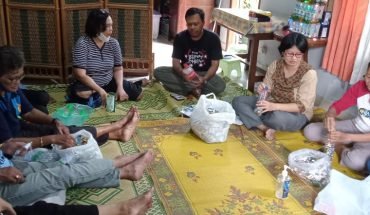 311 St. Gregorius Kaliajir: Pelatihan Ecobrick 