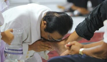 Perayaan Kamis Putih I : Melayani untuk Pengampunan Keselamatan