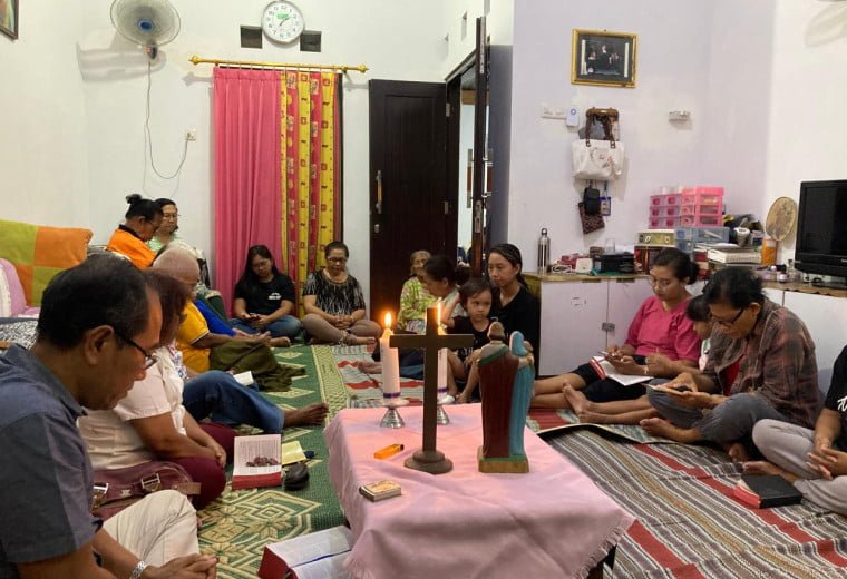 412 St. Paulus Temanggal II” Ibadat Sabda dan Rosario – Pengalaman Ibu Dalam Pergumulan Hidup