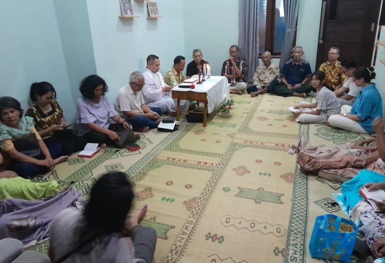 011 Brayat Minulyo Kadirojo II: Sembahyangan syukur atas usia 5 tahun perkawinan