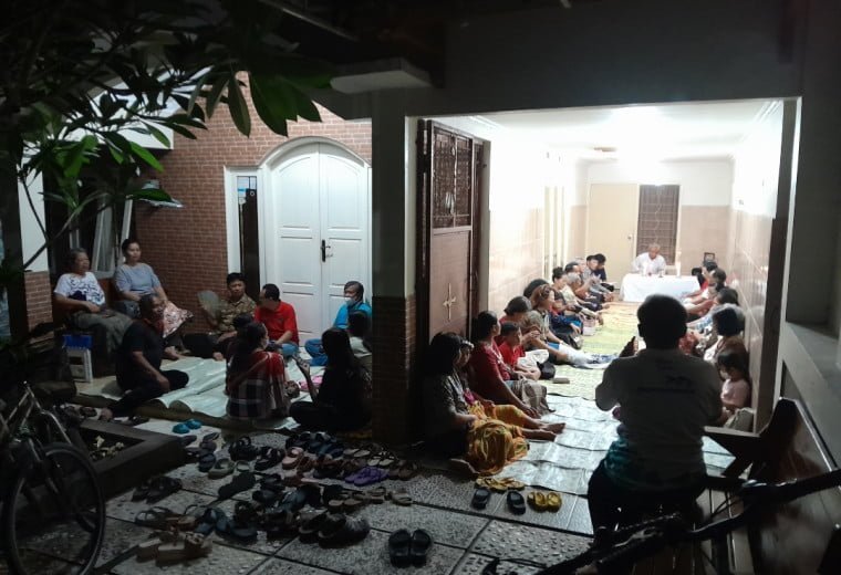 011 Brayat Minulyo Kadirojo II: Sembahyangan memule 2 tahun