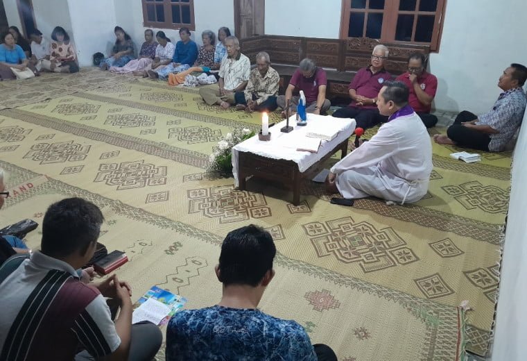 011 Brayat Minulyo Kadirojo II: Memule 7 hr mbah Elizabeth Sukemi Amatbasori
