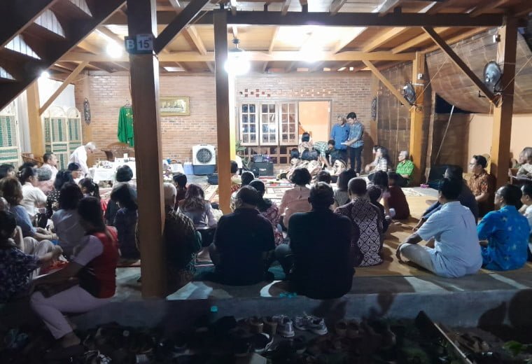 011 Brayat Minulyo Kadirojo II: Misa Pemberkatan Rumah