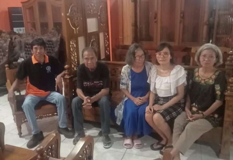 001 St. Bernadette Sukoharjo: Sharing Keluarga- Kunjungan pengurus lingkungan ke keluarga Bapak Sutarjo