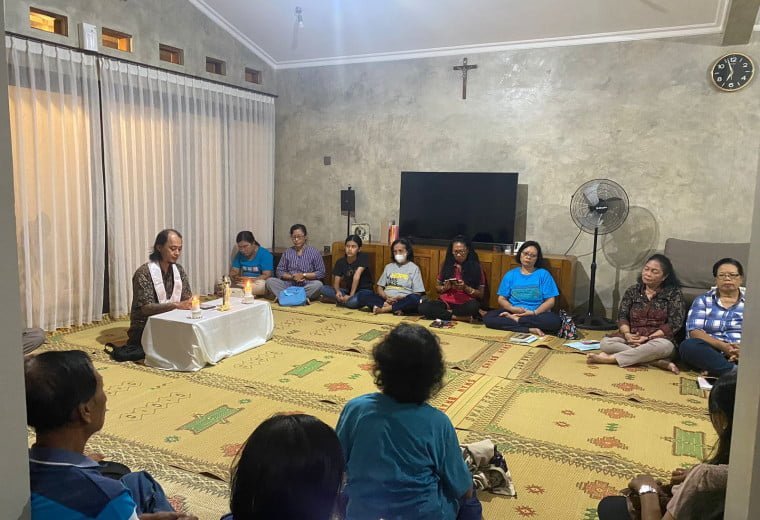 044 St. Petrus Damianus Taman Selatan: Doa lingkungan dan Arisan Bulan Juni 2024