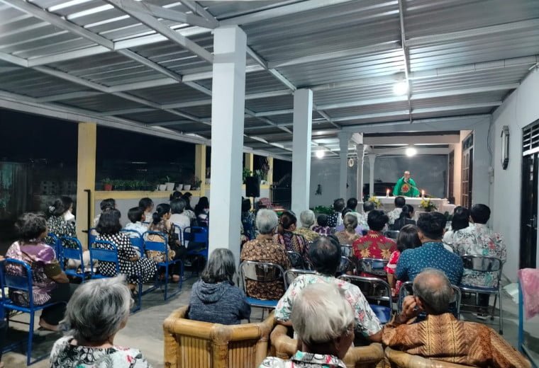 041 St. Bartolomeus Brintikan: Misa Lingkungan – Tuaian Memang Banyak Tetapi Pekerja Sedikit