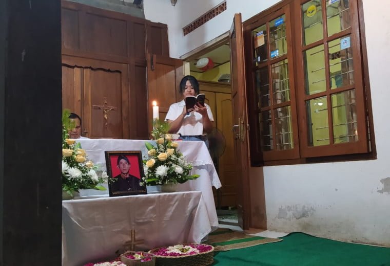 303 St. Lukas Karang: Misa peringatan 1000 hari Bapak Satiyo di rumah Bapak Tedi Wiyono