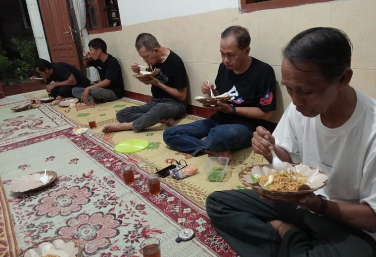 001 St. Bernadette Sukoharjo: Syukuran Lingkungan atas pelayanan koor