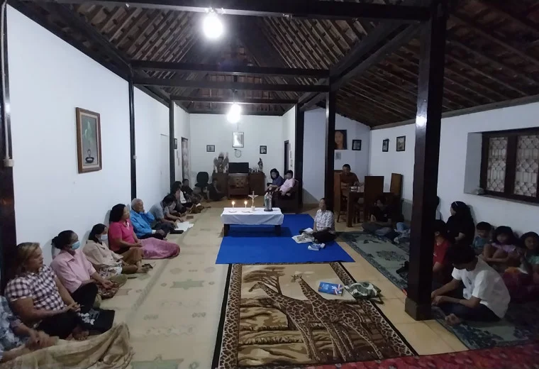 413 St. Yusup Tegalbojan: Doa Lingkungan – Hanya Mengandalkan Tuhan
