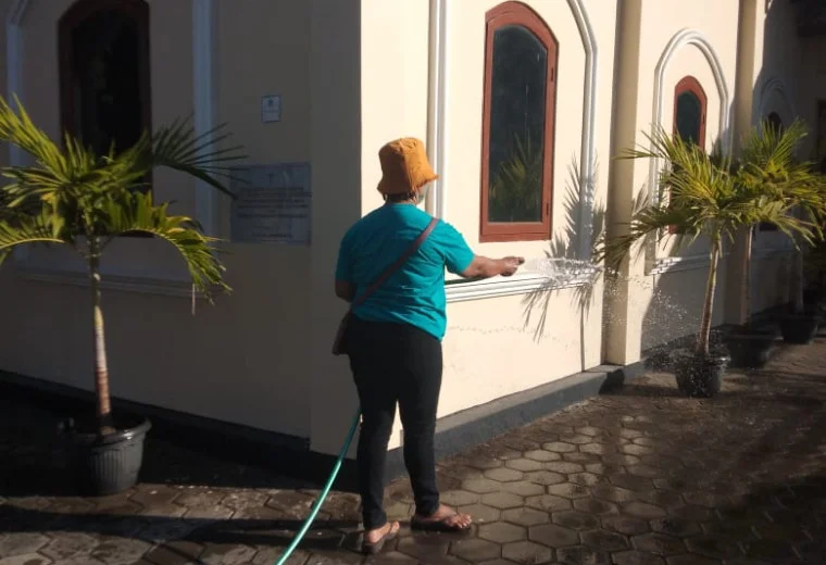 001 St. Bernadette Sukoharjo: Kerja Bakti di Gereja St. Theodosius