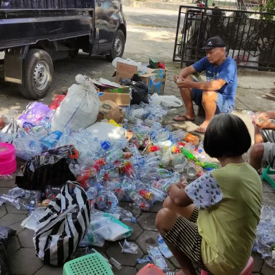 030 Maria Marganingsih Krajan – Kolekte Daur Ulang Sampah