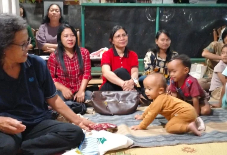 044 St. Petrus Damianus Taman Selatan: Doa Lingkungan dan Arisan Rutin