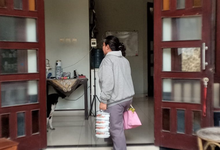 041 St. Bartolomeus Brintikan: Hidangkan Makanan Sehat Untuk Caos Dahar Romo