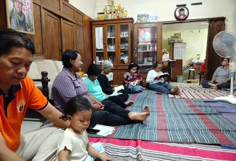 041 St. Bartolomeus Brintikan: Sarasehan Adven Pertama