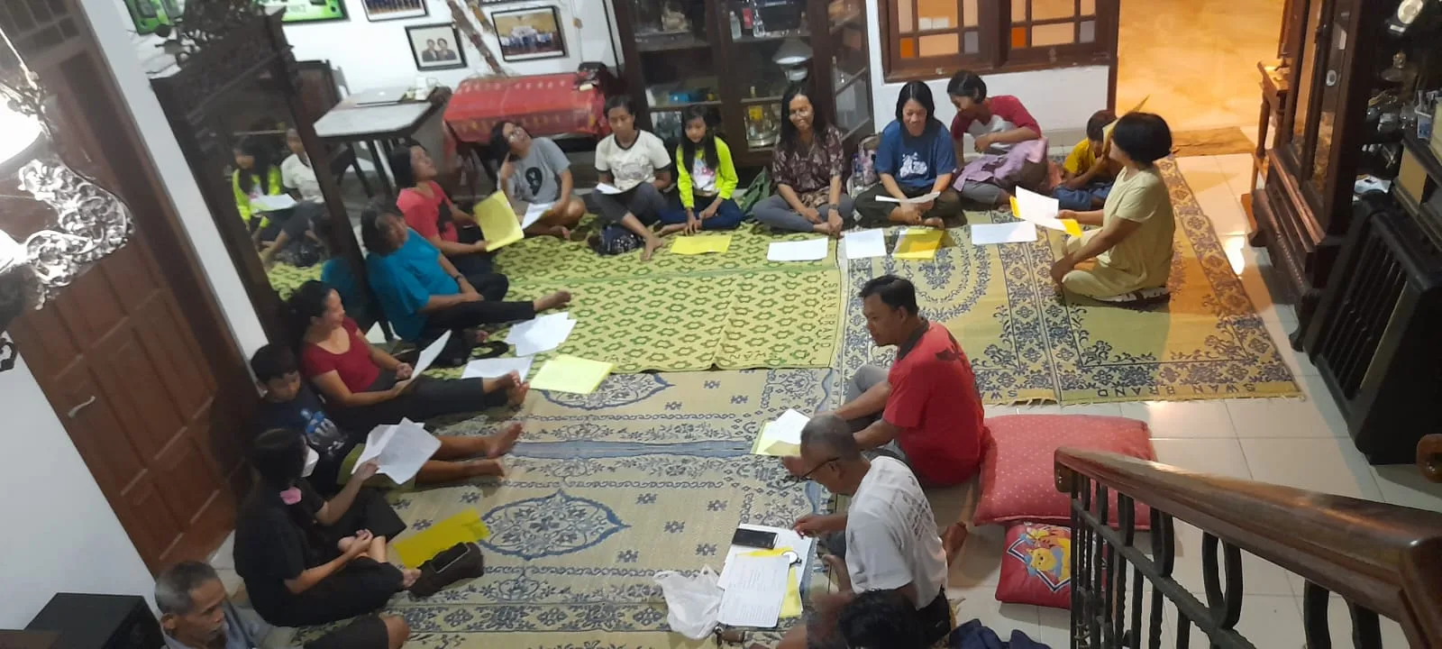 0311 Gregorius Agung Kaliajir: Berlatih koor, menyanyikan kasih setia-Nya