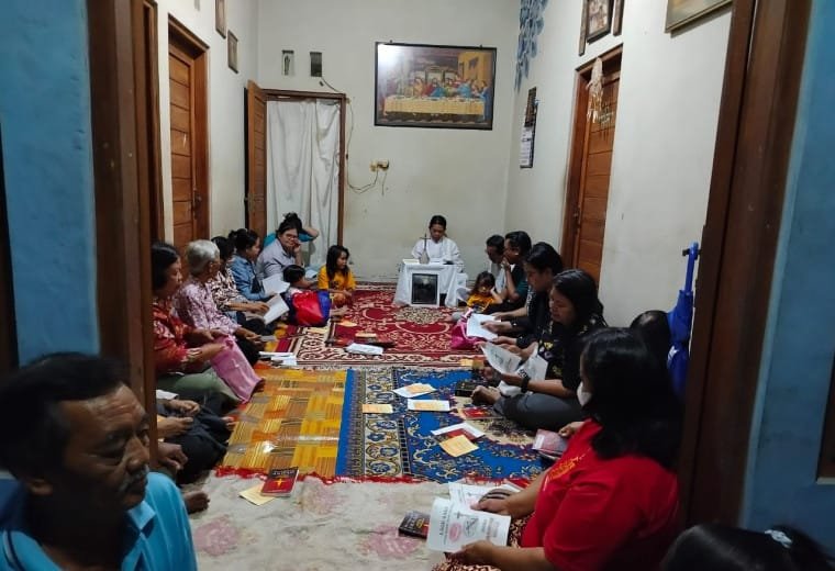 041 St. Bartolomeus Brintikan: Ibadat Memule 1.000 Hari FX. Sudiyanto Menghadap Bapa di Surga