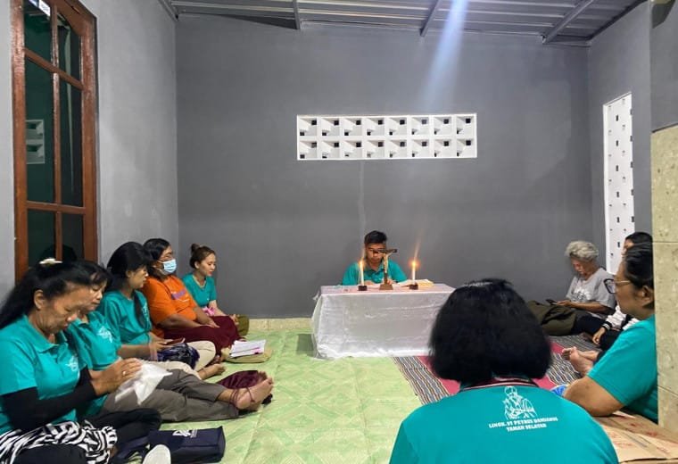 044 St. Petrus Damianus Taman Selatan: Doa Syukur dan Pertemuan Rutin Lingkungan