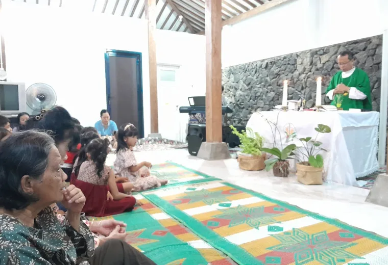 011 Brayat Minulyo Kadirojo II: Misa Lingkungan