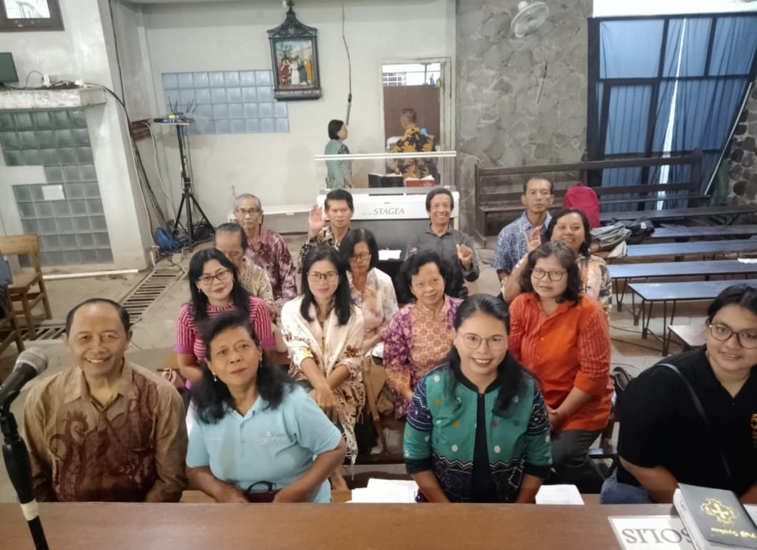 041 St. Bartolomeus Brintikan: Tugas Koor Misa Harian Senin Pagi, 17 Maret 2025