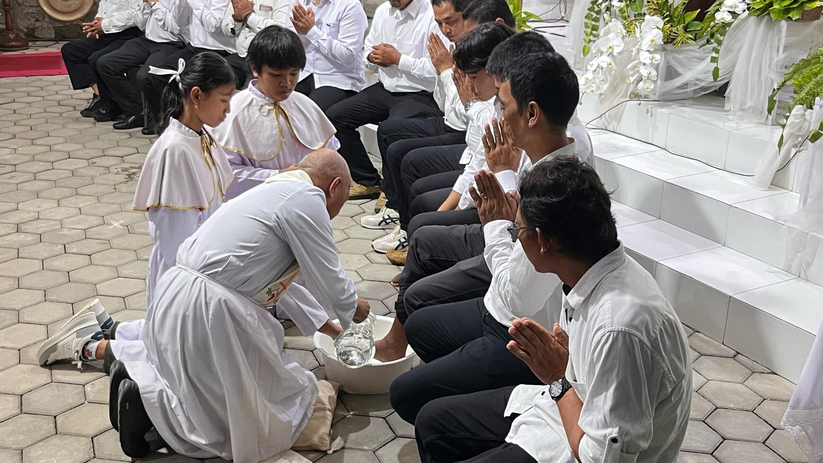 Misa Kamis Putih: Jadilah Rendah Hati dan Siap untuk Melayani