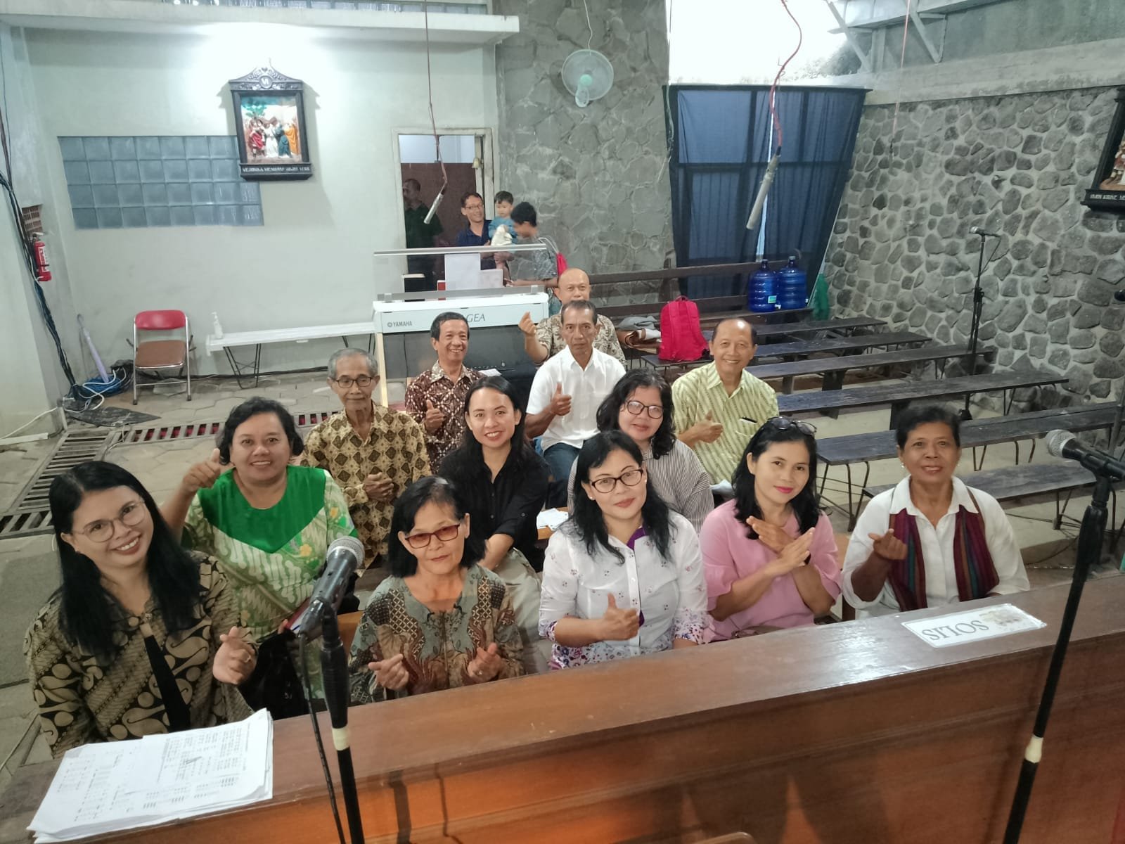 041 St. Bartolomeus Brintikan: Persembahan Koor Dua Lingkungan dalam Misa Harian
