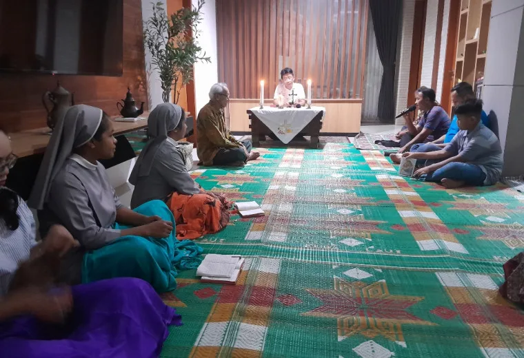011 Brayat Minulyo Kadirojo II: Sembahyangan Penutupan Bulan Maria