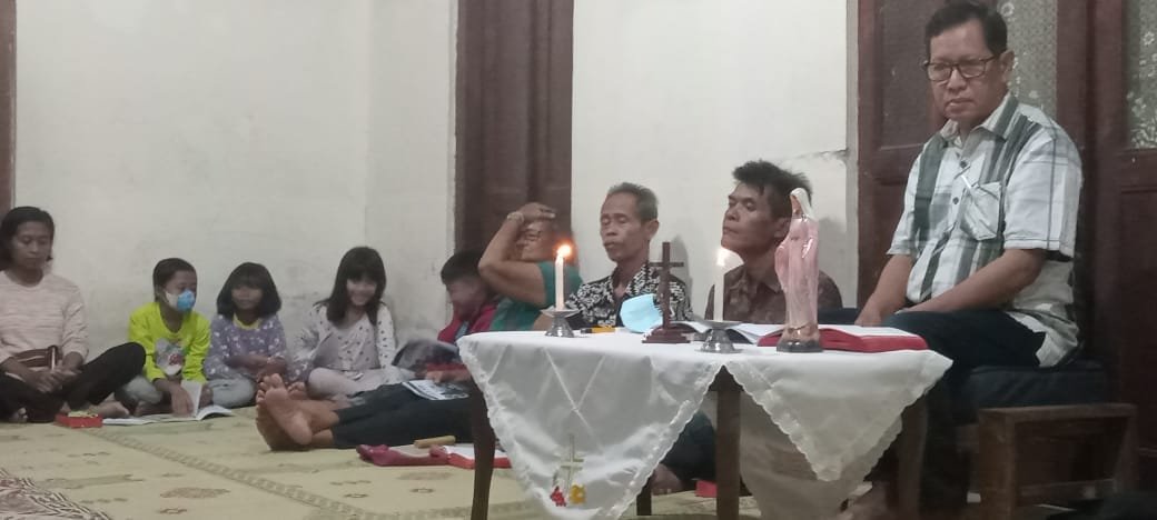 0311 Lingkungan Gregorius Agung Kaliajir: Doa Memule Hari Ke-40 bagi Jiwa mbah Mitro