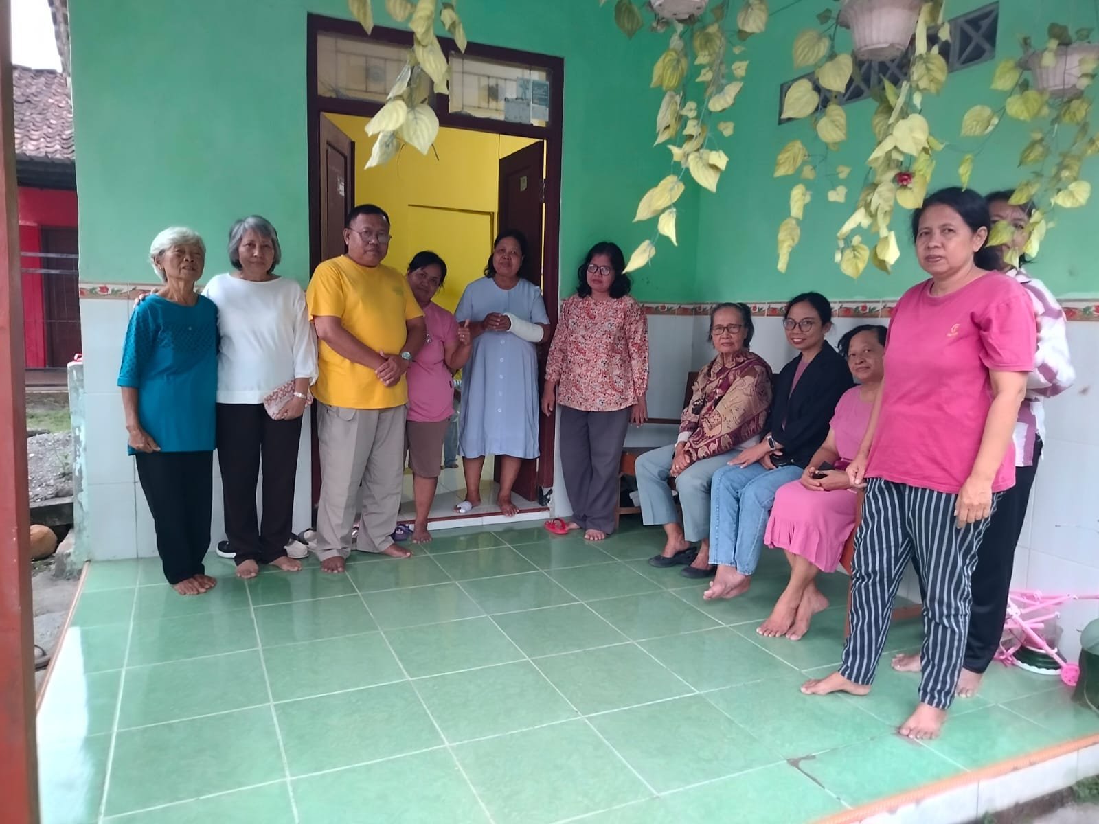 041 St. Bartolomeus Brintikan: Anjangkasih Penuh Cinta bagi Dua Saudara yang Sedang Diuji Kesehatan dan Kehidupannya