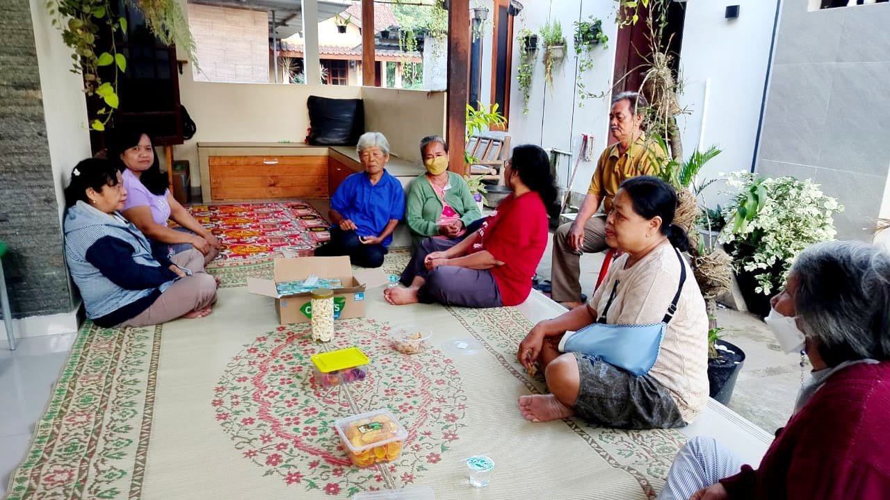 041 St. Bartolomeus Brintikan: Pelita Kasih di Sore Hari
