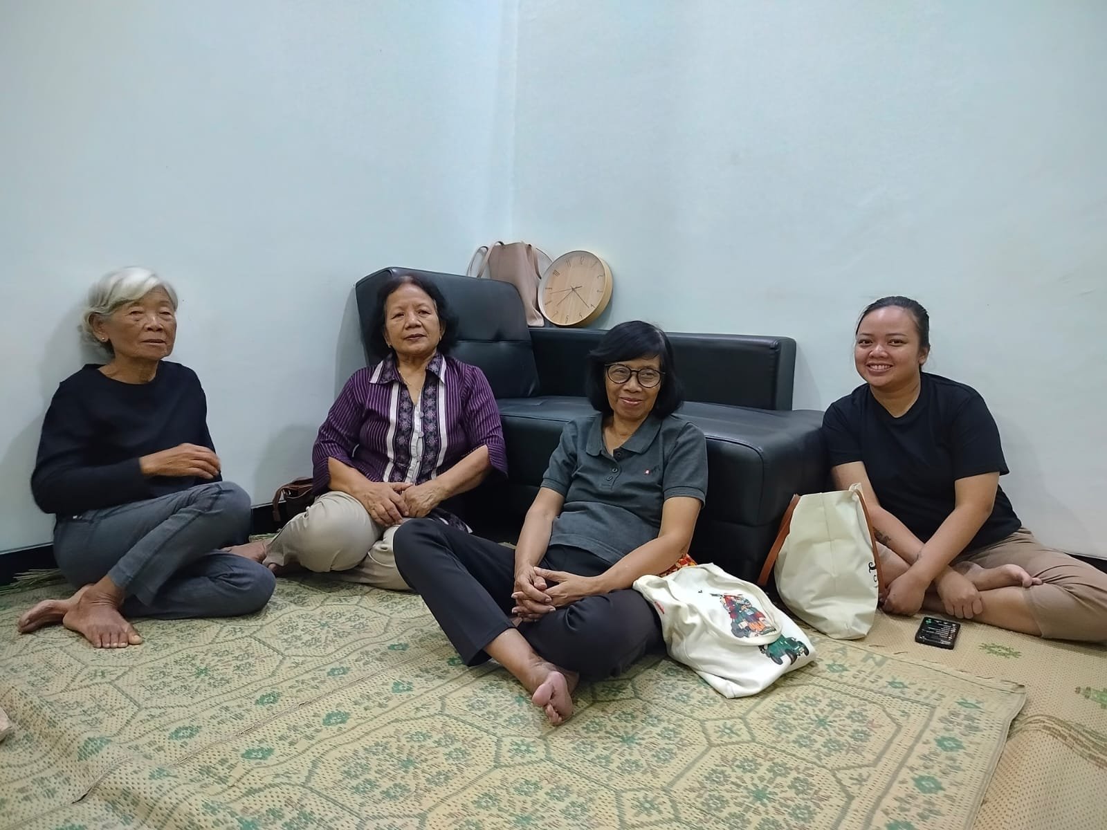 041 St. Bartolomeus Brintikan: Pendidikan Iman Anak Menjadi Fokus Pertemuan Ibu-Ibu Lingkungan
