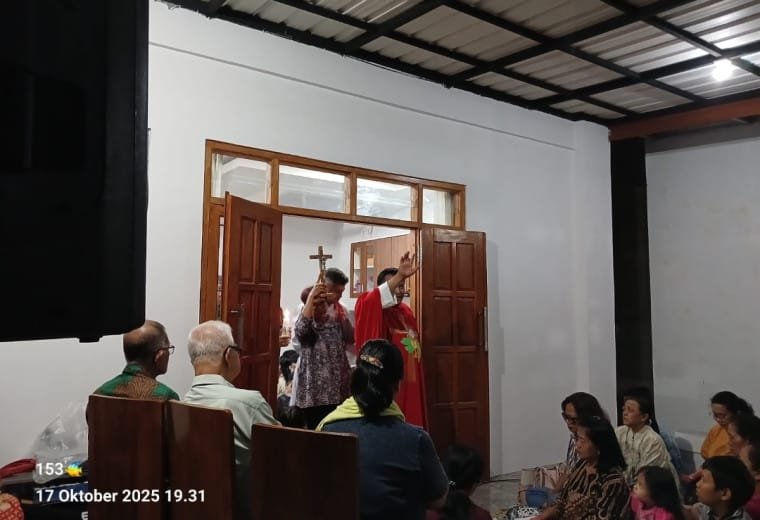 011 Brayat Minulyo Kadirojo II: Misa Pemberkatan Rumah