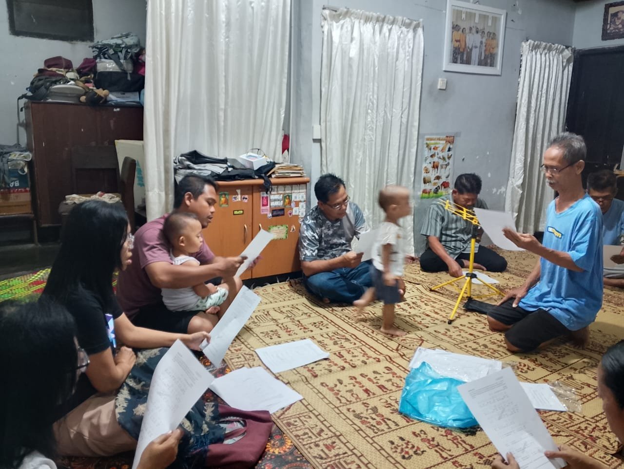 0311 Lingkungan Gregorius Agung Kaliajir: Umat LGAK Berlatih Menyelaraskan Nada