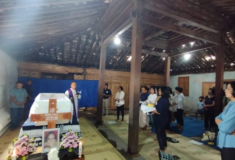410 St. Bernadetta Temanggal I: Ibadat Pemberkatan Jenazah