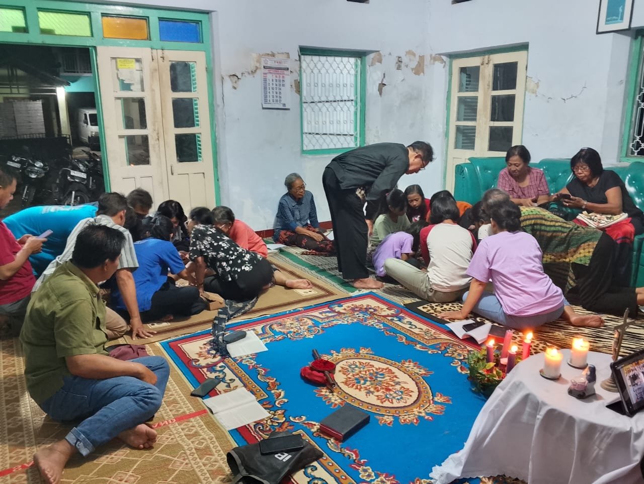 0311 Lingkungan Gregorius Agung Kaliajir: Mendalami Tema Adven IV dengan Bermain Puzzle