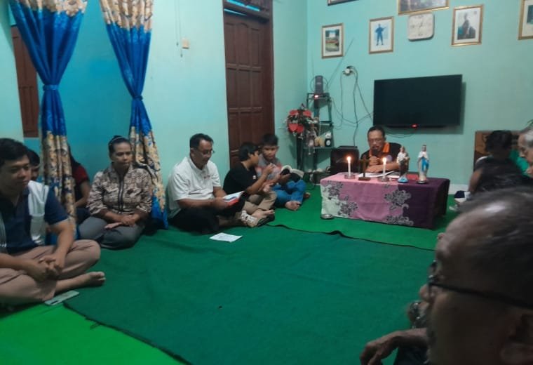 011 Brayat Minulyo Kadirojo II: Sembahyangan Malam Jumat