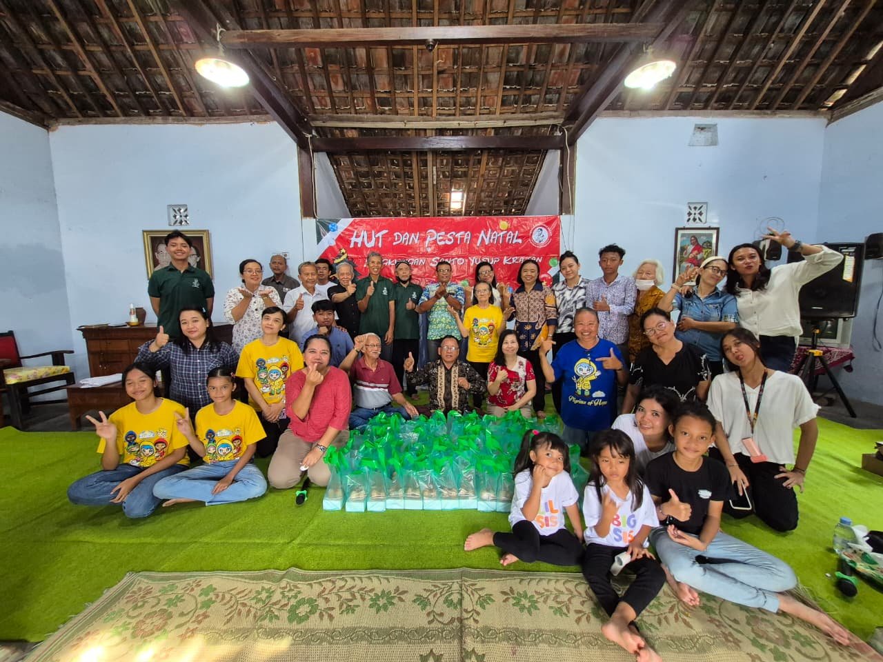 Perayaan Natal Lingkungan St. Yusup Krajan: Mengukir Bahagia dalam Kesederhanaan