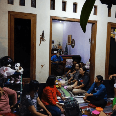 045 St. Yohanes Pembaptis Karangnongko: Kegiatan Kunjungan Kasih bagi Umat yang Sakit