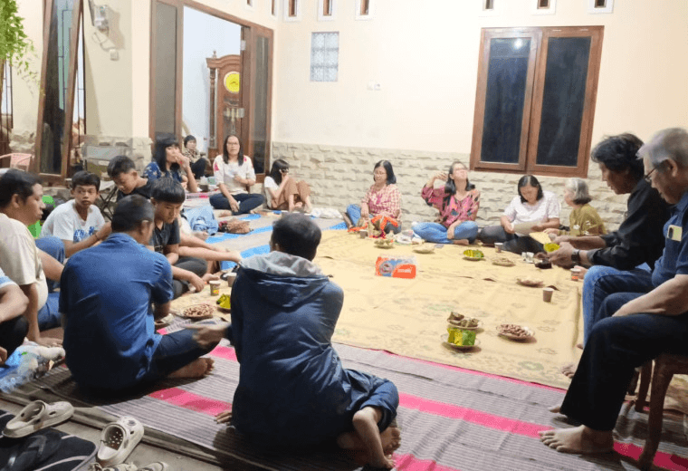 310 St. Antonius Padua Berbah: Doa Lingkungan “Kamisan” dan Serah Terima Jabatan Ketua Lingkungan
