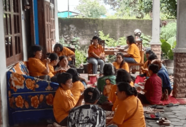310 St. Antonius Padua Berbah: Arisan Ibu – Ibu Lingkungan 