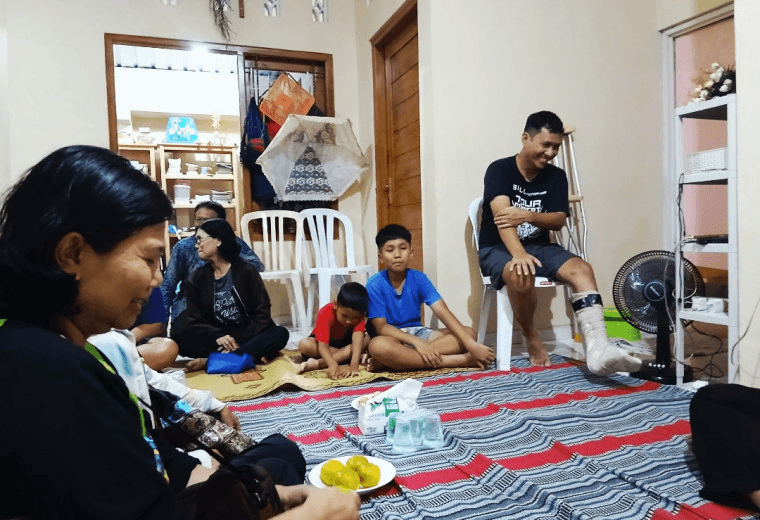 045 St. Yohanes Pembaptis Karangnongko: Menjenguk Umat yang Sakit