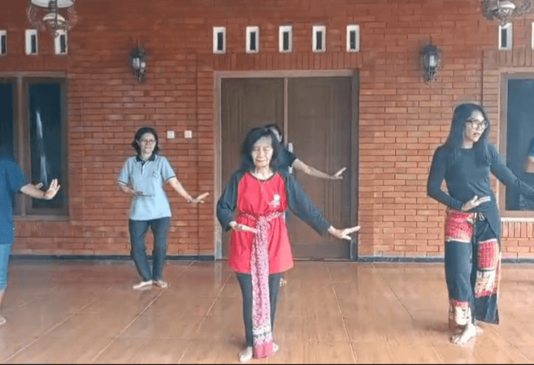 045 St. Yohanes Pembaptis Karangnongko: Olah Raga dan Olah Rasa Bersama Ibu-Ibu lingkungan