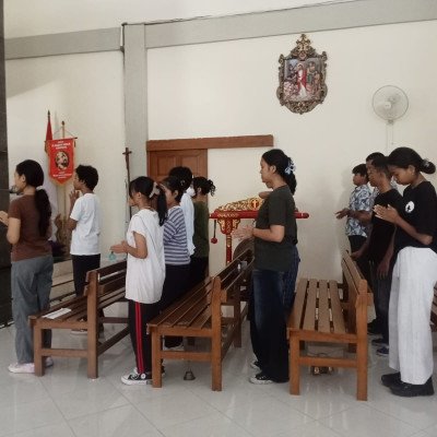 412 Lingkungan St. Paulus Temanggal II: Latihan Kedua Tugas Jumat Agung