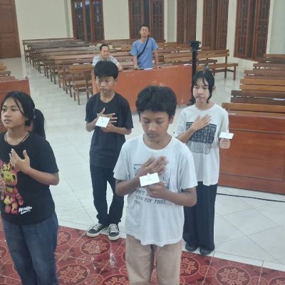 412 Lingkungan St. Paulus Temanggal II: Latihan Kedua Persiapan Tugas Kamis Putin