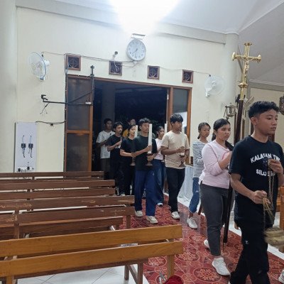 412 Lingkungan St. Paulus Temanggal II: Latihan ke-3 Persiapan Tugas Minggu Palma