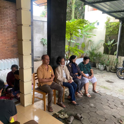 044 St. Petrus Damianus Taman Selatan: Anjangsana Saudara yang Sakit 