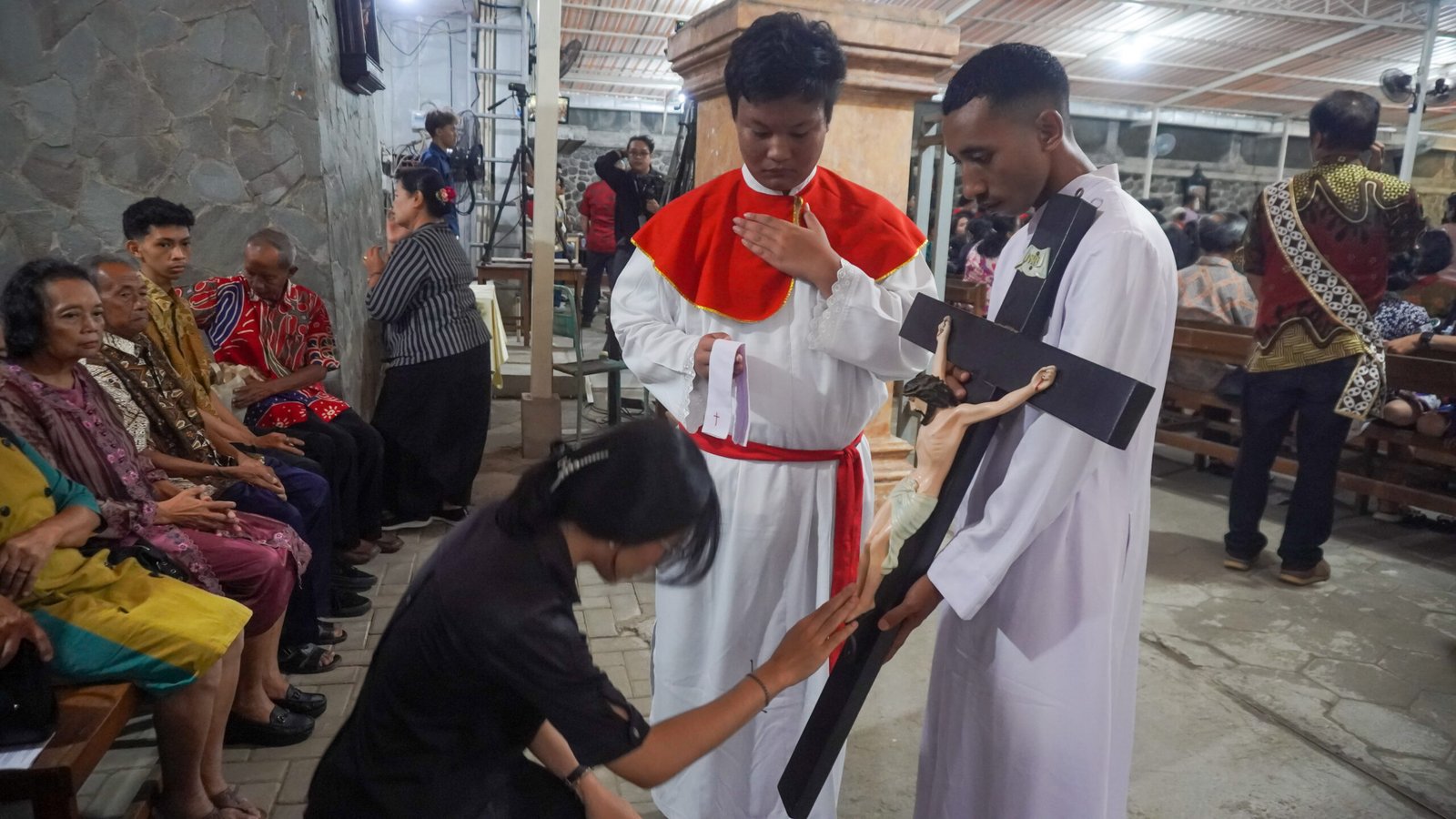 Ibadat Jumat Agung- Di dalam Dia yang Tersalib, Kita Mempunyai Harapan dan Masa Depan