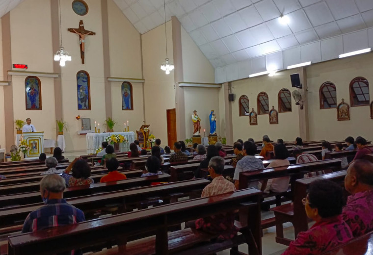 310 St. Antonius Padua Berbah:  Misa Syukur Kelulusan Pendidikan S3 FX. Tjatur Widiantoro